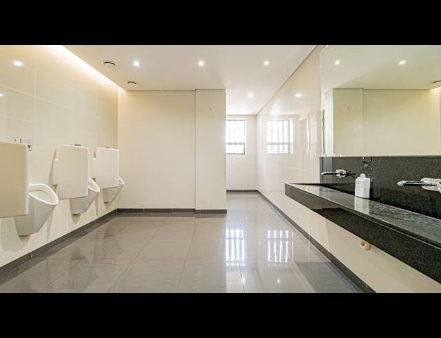 3,558M² OFFICE TO LET IN FERNDALE